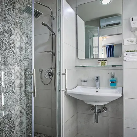 Theatre Luxury Готель типу 