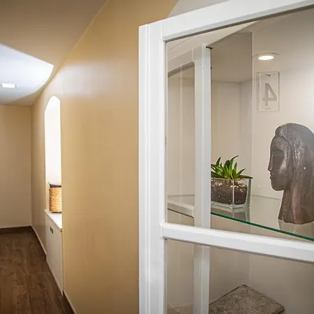 Theatre Luxury B&B 스플리트