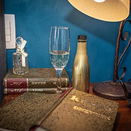 Theatre Luxury 住宿加早餐酒店 4*