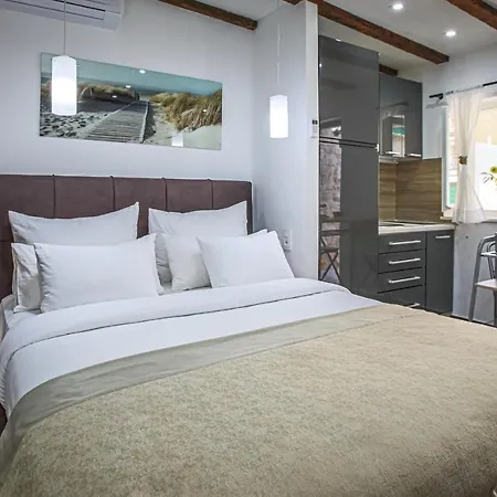 Theatre Luxury krevet i doručak 4*